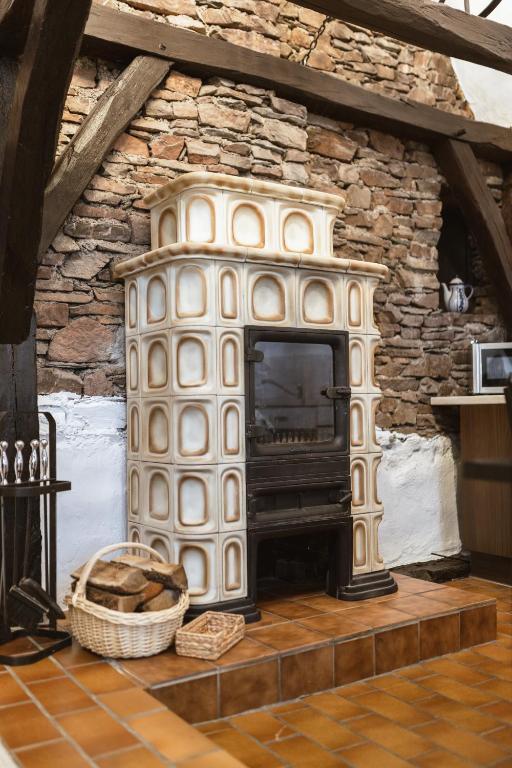 Zur Alten Weinkelter - Bezauberndes Fachwerkhaus Aus Der Spaetgotik Von 1451 - Top Lage Fuer Aktivitaeten - Fahrradkeller Ellenz-Poltersdorf Exterior photo